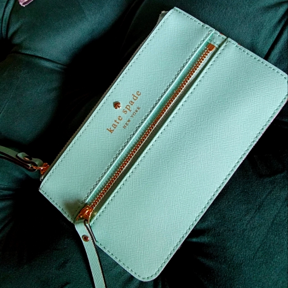 Kate Spade Mikas Pond Bee Wristlet